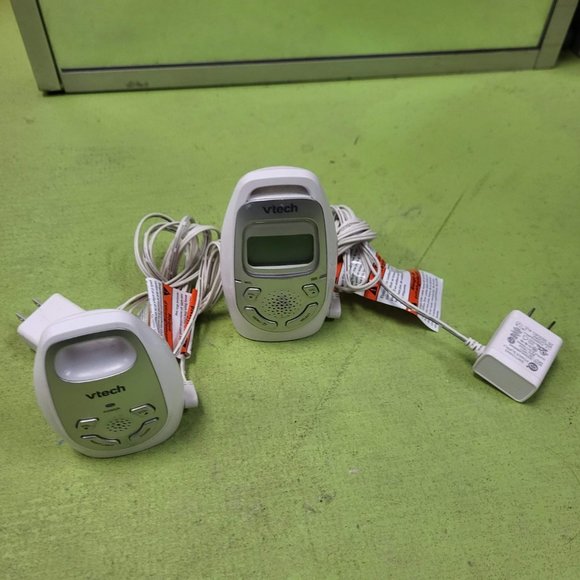 VTech DM223 DECT 6.0 Digital Audio Baby Monitor - Picture 2 of 15